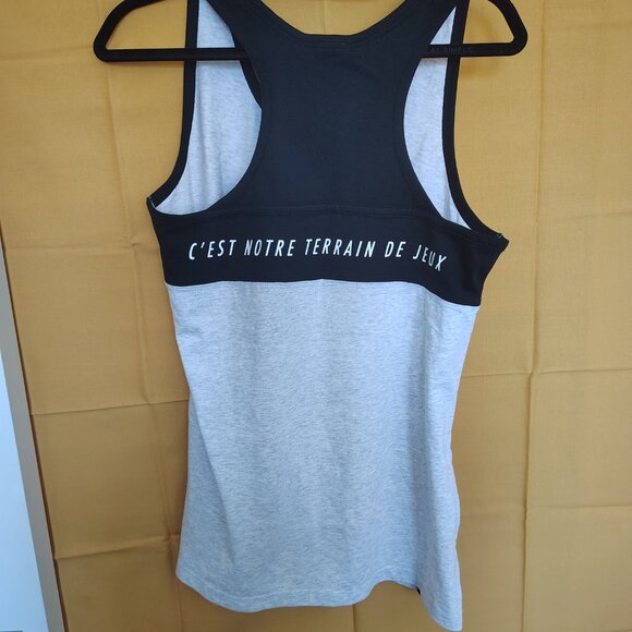 Nike International Center Swoosh Tank Top New No Tags CLEARANCE - Picture 2 of 3